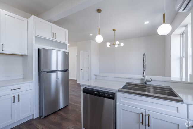 2BR, 1BA - 960SF - Kitchen