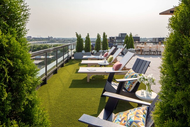 Chaise Lounge