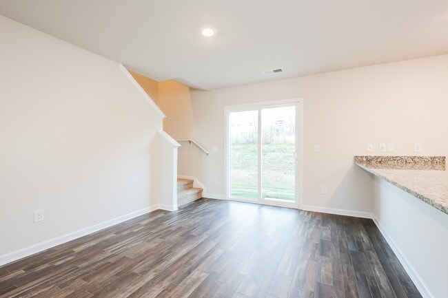 2135 Southlea Dr, Inman, SC 29349 - photo 2