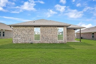 1718 Farmer St, Pea Ridge, AR 72751