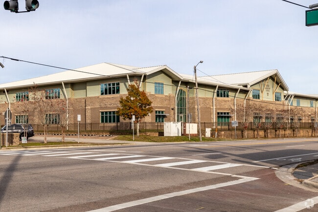 A.K. Suter Elementary School has an 8/10 rating on great school.