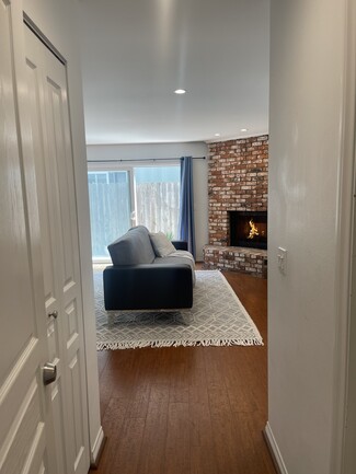 112 San Clemente Ave Unit lower apartment, Oxnard, CA 93035