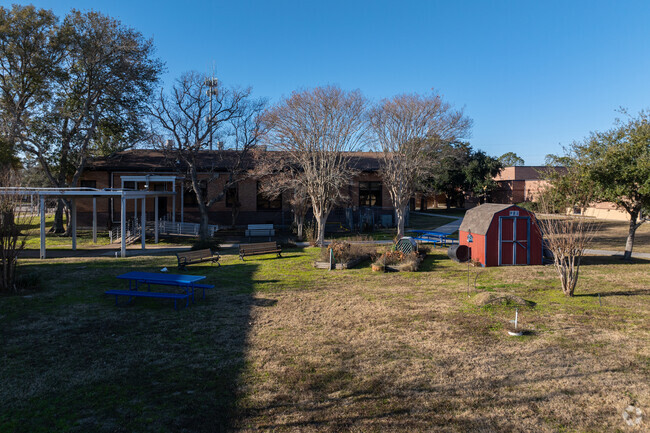 Bay has an active PTA & involved parents.