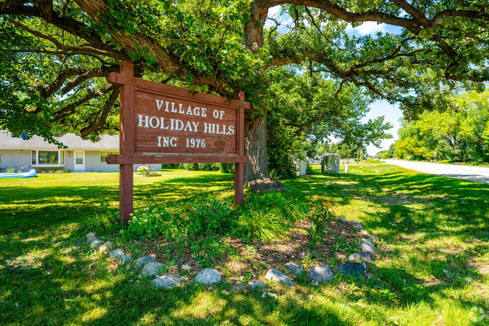 Neighborhood_HolidayHills_V2_081723