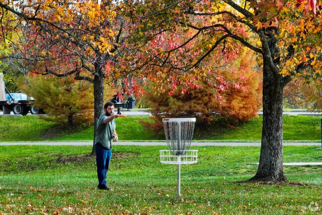 Woodland Mount Park is the perfect spot for Disc Golf practice.
