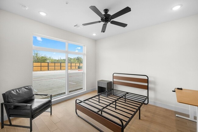 2539 E Villa Maria Rd, Bryan, TX 77802 - photo 5