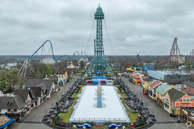 Spend an evening in South Lebanon at one of the best amusement parks, Kings Island.