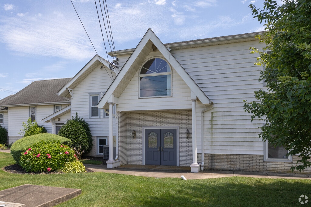 The are around 10 students that attend LifePoint Academy.