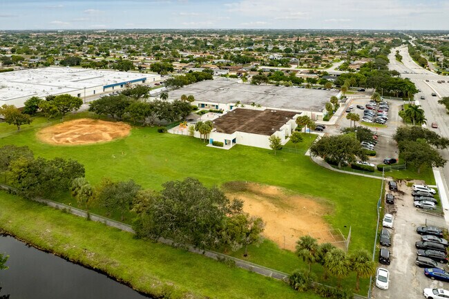 Bird's eye view of Horizon Elementary School in Sunrise, FL.