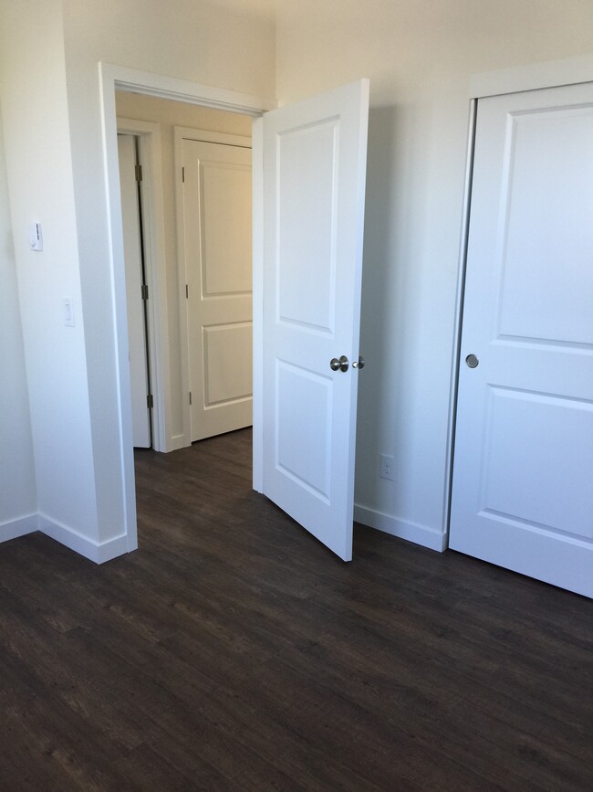 8852 SE Ellis St unit 8, Portland, OR 97266 - photo 5