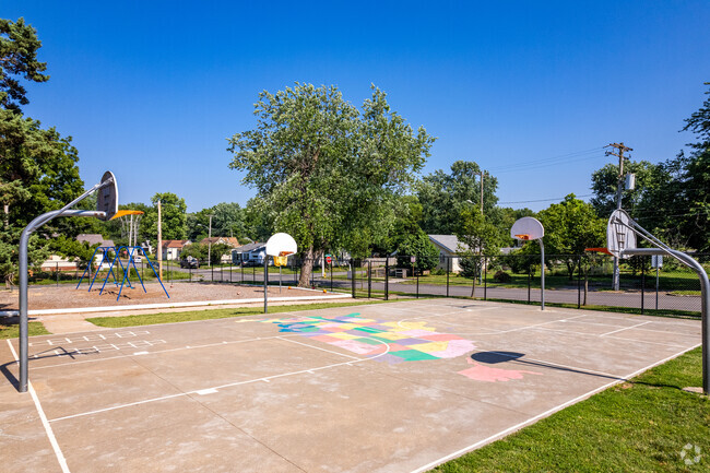 Weaver Elementary School is one of 35 elementary schools within Springfield Public Schools.