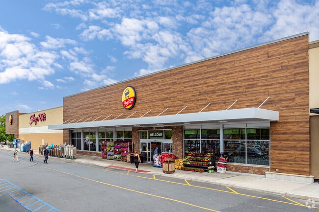 Residents of Deerpark like to do their weekly grocery shopping at Shop Rite.