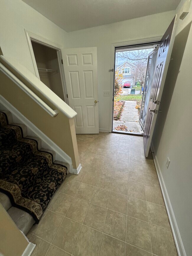 2395 Maple Hedge Way, Columbus, OH 43219 - photo 2