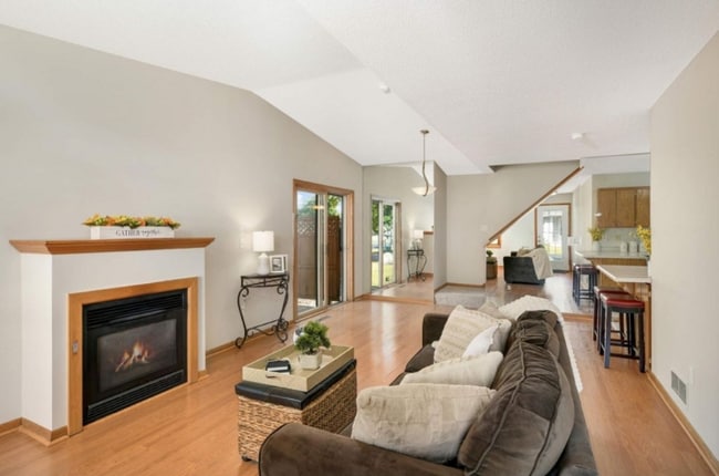 464 Roundhouse St, Shakopee, MN 55379 - photo 2