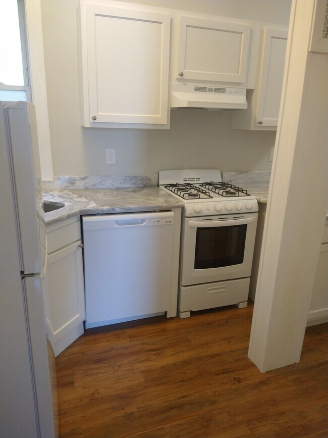 1173 Commonwealth Ave unit 8, Allston, MA 02134 - photo 5