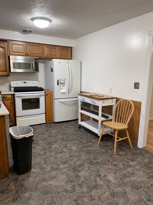 6217 Beech Daly Rd, Taylor, MI 48180 - photo 7