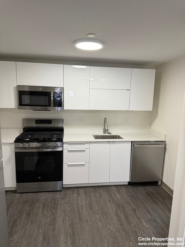 8 Darling St Unit 11, Boston, MA 02120