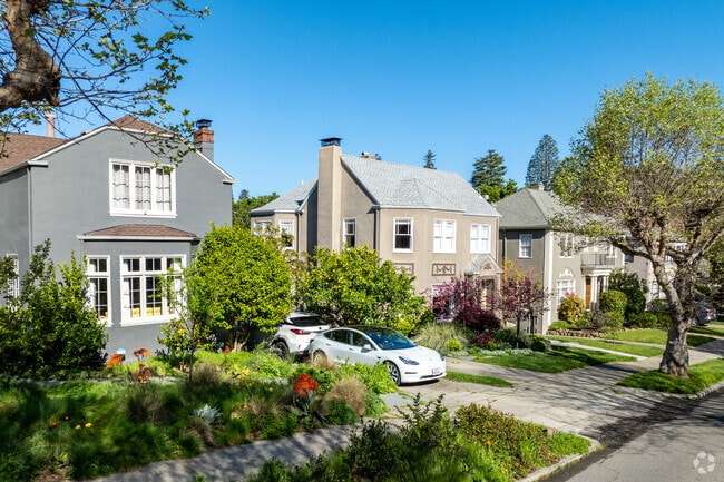 Hills in Crocker Highlands are home to a variety of houses.