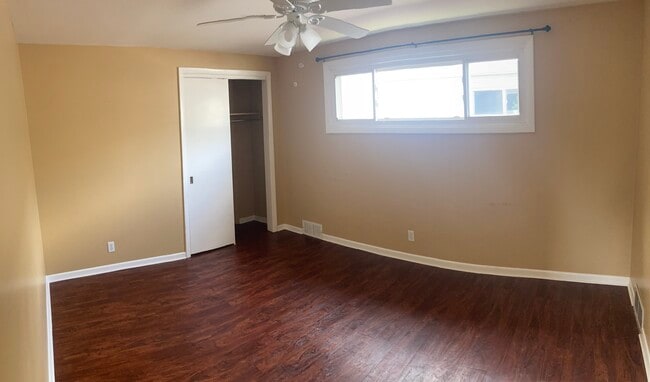 592 Dorrance Ave unit Upper, Buffalo, NY 14218 - photo 4