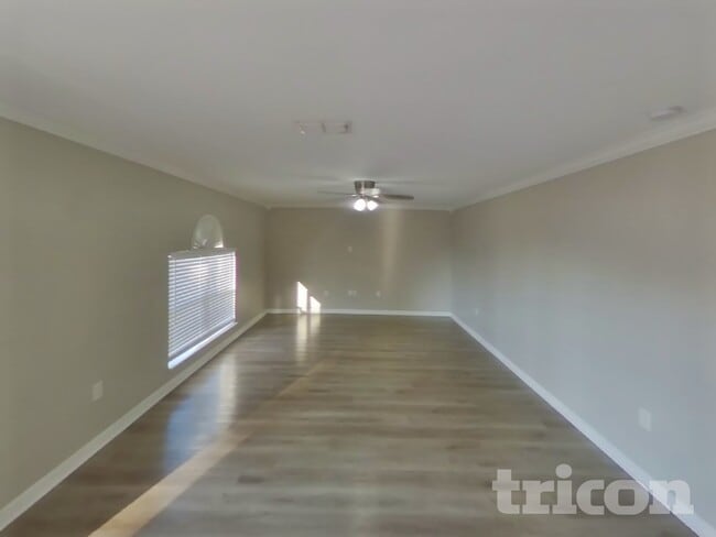 10323 Frog Pond Dr, Riverview, FL 33569 - photo 2