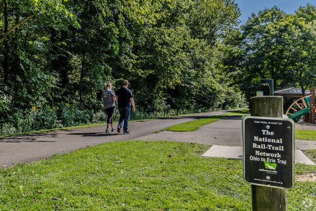 Mount Vernon features the National Rail Walking Trail, a path that follows part of the historic railway route.
