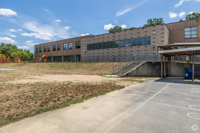 Cresthaven Elementary School 4