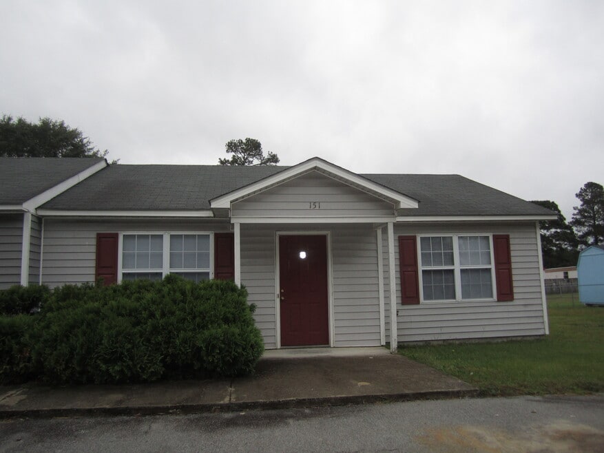 151 Dallas Rd unit 151, Goldsboro, NC 27534 - photo 1