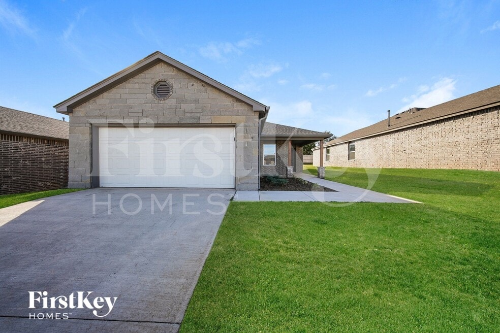 421 Kale Rd, Tuttle, OK 73089 - photo 1