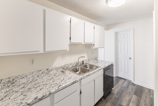 4900 Seven Pine Cir, Huntsville, AL 35816