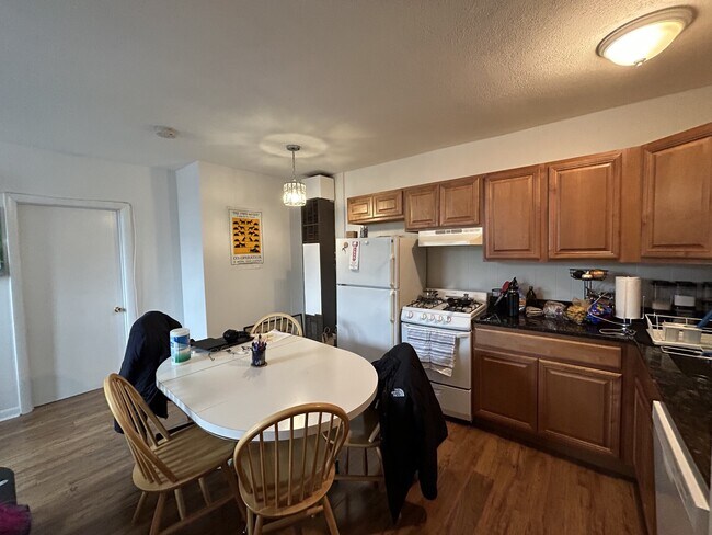 145 Endicott St unit 9, Boston, MA 02113 - photo 7