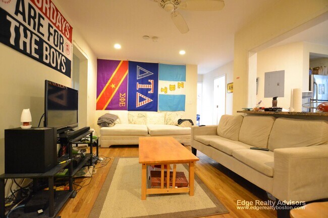 21 Egmont St unit 3, Brookline, MA 02446 - photo 7