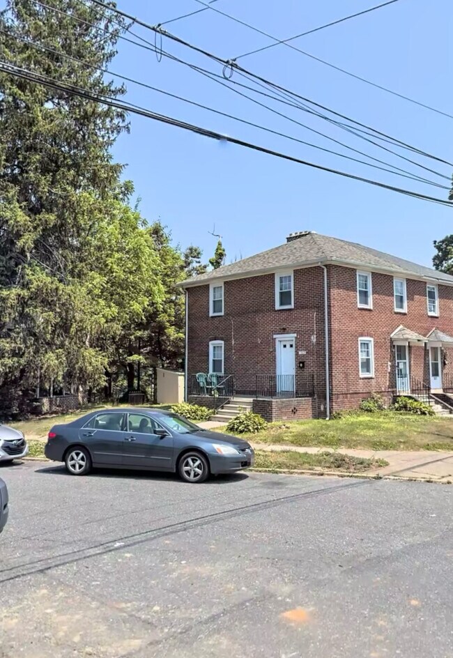 1509 Washington Ave, Chester, PA 19013