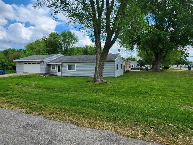 16905 10th Ave N, East Moline, IL 61244 - photo 1