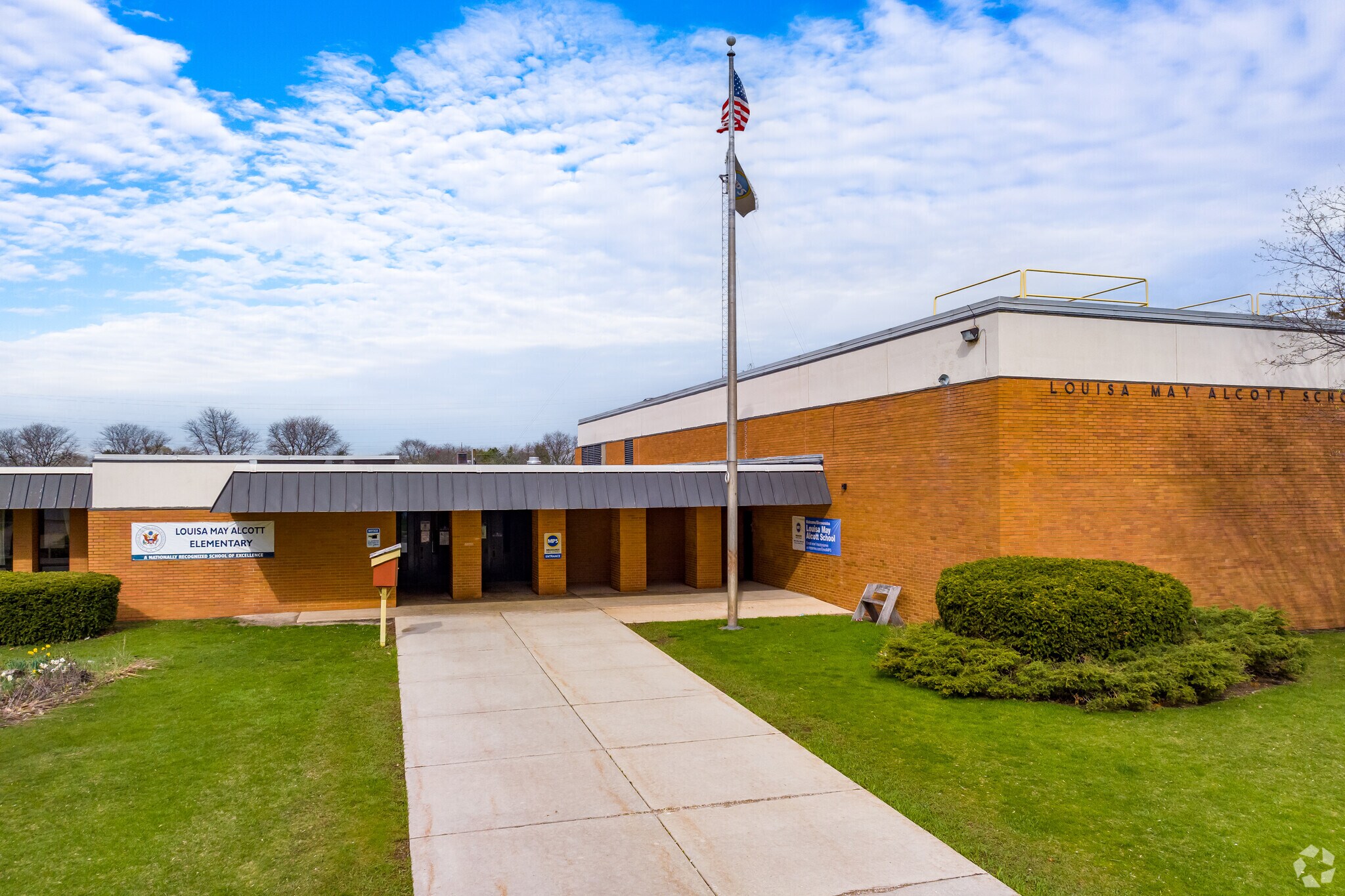 The Entry of Alcott School.