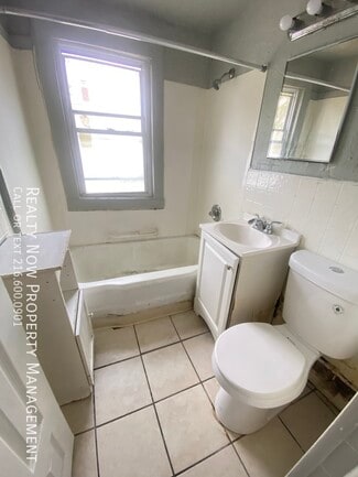 3356 W 33rd St Unit 2, Cleveland, OH 44109