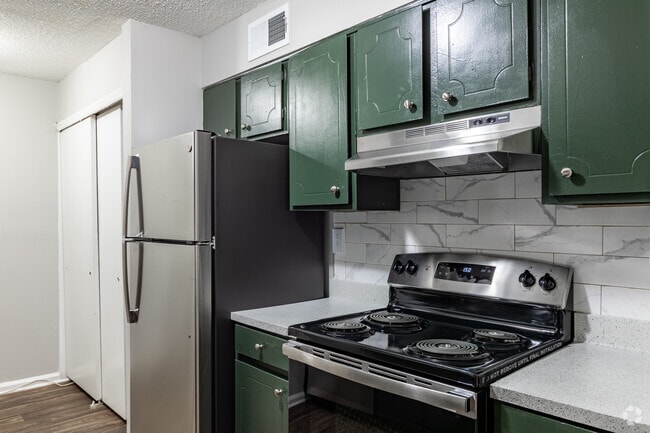 2BR, 1.5BA - 1000SF Kitchen