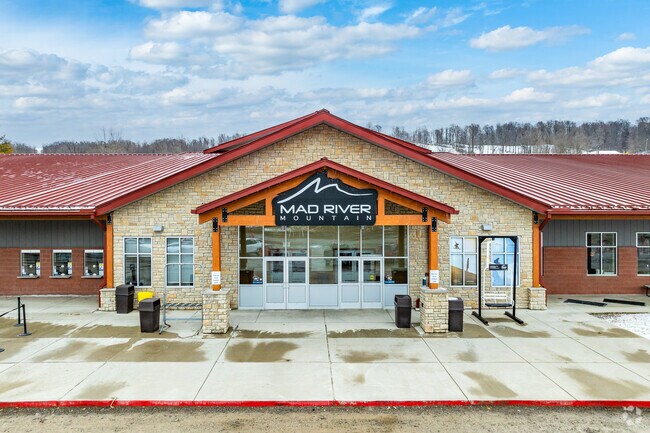 Mad River Mountain is Ohio’s largest ski and snowboard resort located near Bellefontaine that attracts thousands in the winter.