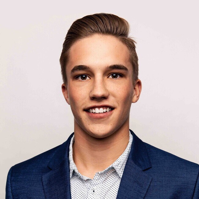 Agent Photo