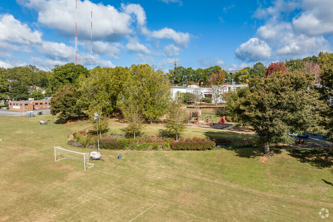 482 students attended Toomer Elementary School in 2022.