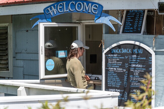 Snack Shack offers seafood dishes and more to visitors of Boston Harbor near North Olympia.