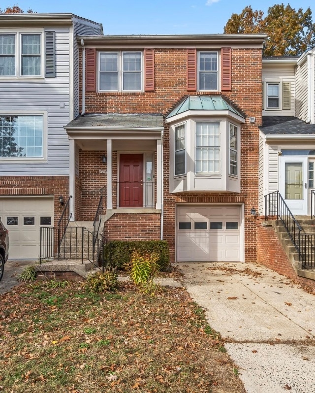 7385 Hidden Knolls Ct, Springfield, VA 22153