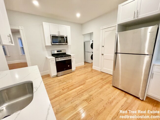 68 Bakersfield St unit 2, Dorchester, MA 02125 - photo 4