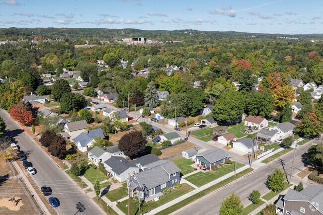 Residents are only minutes from shopping, dining, parks and the Grand Traverse Bay.