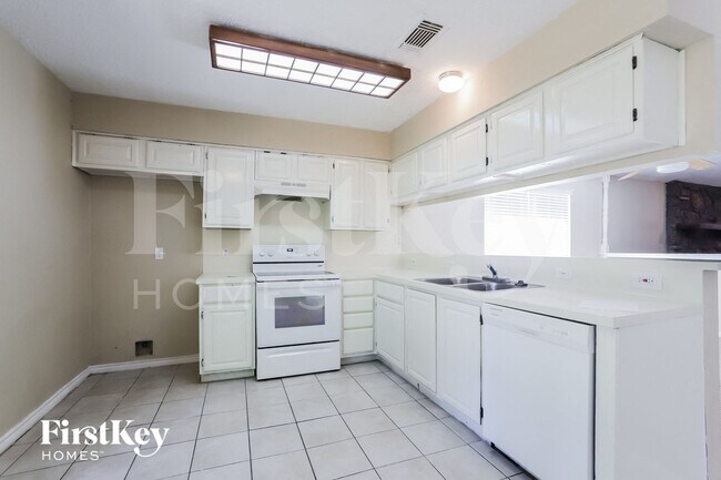 2614 Forestbrook Dr, Spring, TX 77373 - photo 7