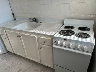 3 Corbin Ct Unit 3-B Corbin Court, Wilmington, DE 19805