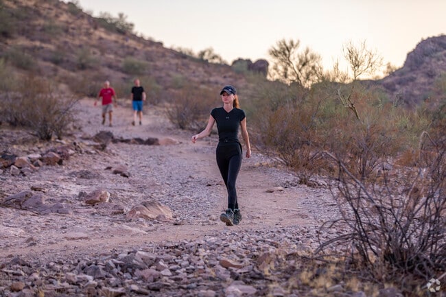 Lookout Mountain near Mountaingate is the ideal spot for scenic hikes and fresh perspectives