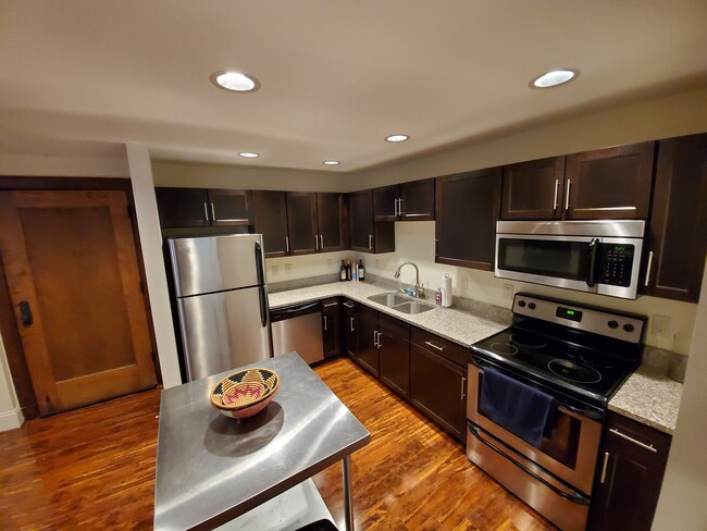 Mural Suite 1BR - 1202