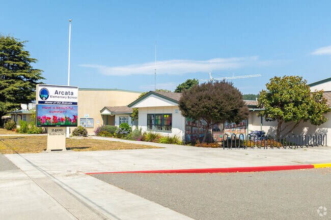 Arcata Elementary School is rated above average by Niche.