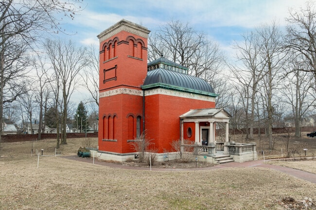 Crawfordsville is home to the General Lew Wallace Study and Museum. Wallace is the author of the 1880 novel Ben Hur: A Tale of the Christ.