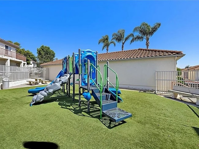 450 Stoney Point Way unit 140, Oceanside, CA 92058 - photo 6